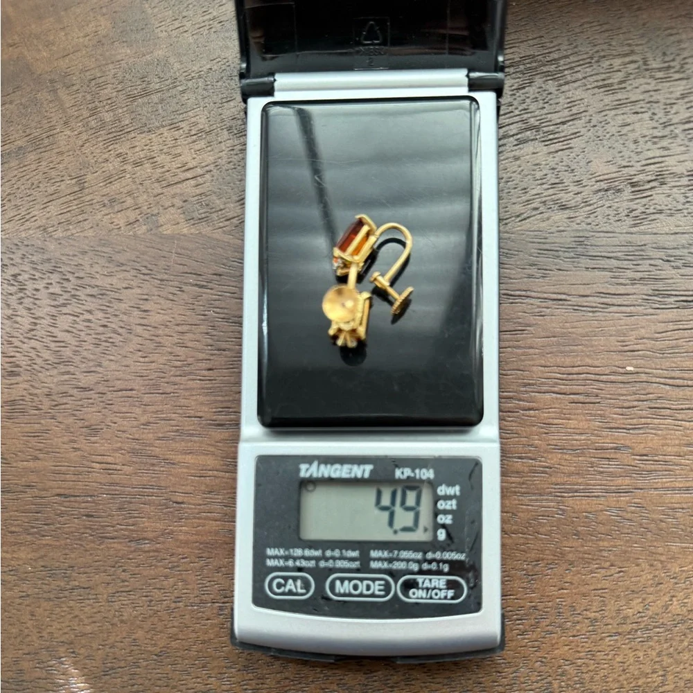 Solid 18K gold Madeira citrine natural diamond screw back earrings - Picture 5 of 12